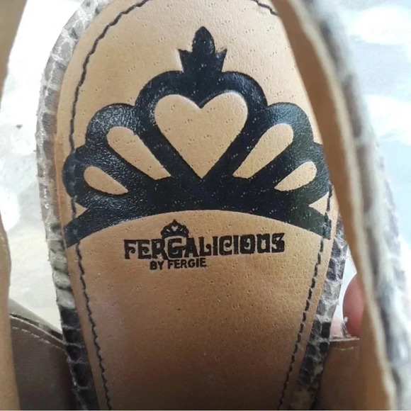 Fergalicious open-toe chunky heel shoe, size 10, faux snakeskin, NEW, Sandals - Picture 9 of 11